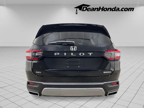 New 2026 Honda Pilot Touring image 4