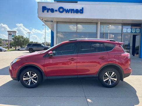 Used 2017 Toyota RAV4 XLE w/ Protection Package AWD/4WD image 8