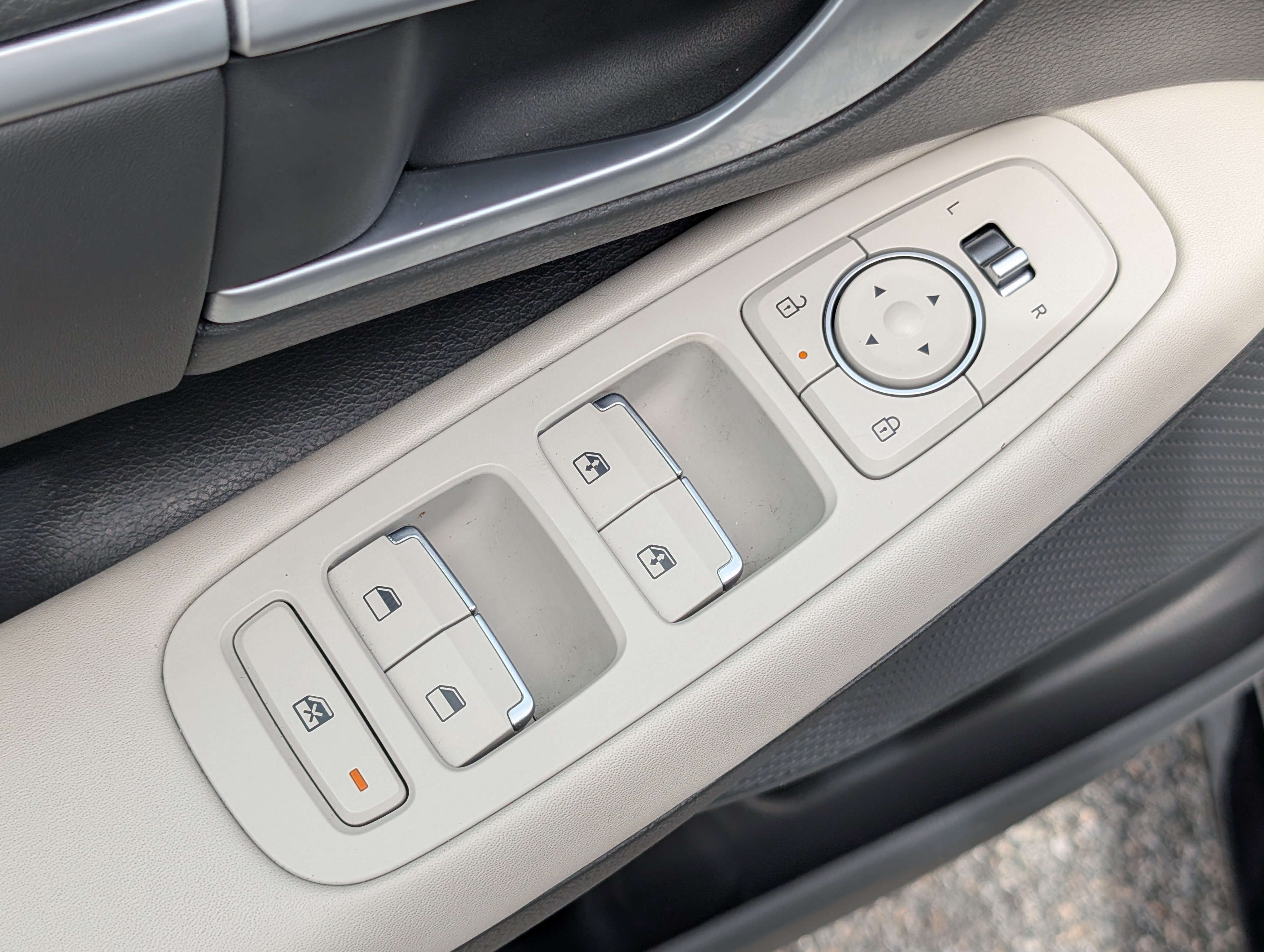 Used 2025 Hyundai Sonata SEL FWD image 16