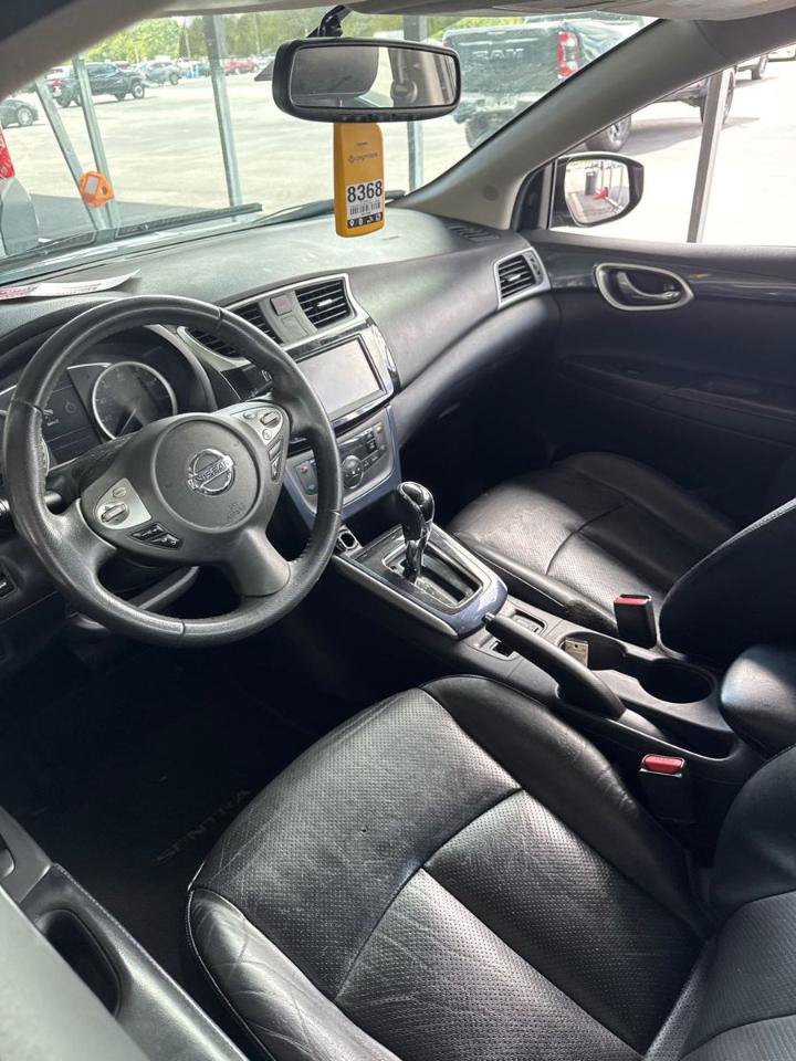 Used 2019 Nissan Sentra SR w/ Premium Package (SR) FWD image 14