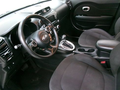 Used 2018 Kia Soul Base 4dr Crossover 6A image 14