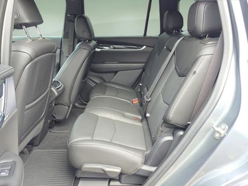 Used 2022 Cadillac XT6 Premium Luxury image 22