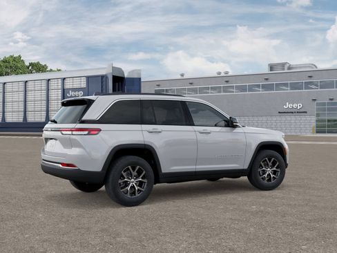 New 2025 Jeep Grand Cherokee Limited image 2
