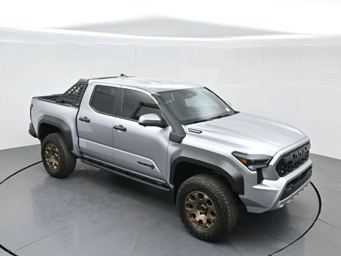 Used 2024 Toyota Tacoma Trailhunter image 56