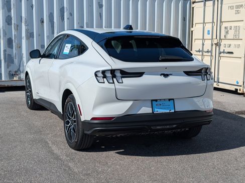 Used 2025 Ford Mustang Mach-E Premium image 6