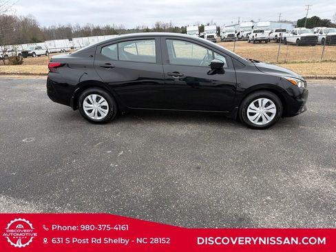 Certified 2022 Nissan Versa S image 6