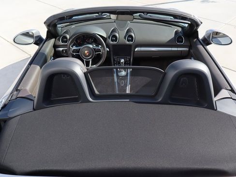 Used 2023 Porsche 718 Boxster image 5
