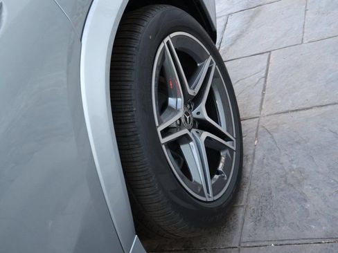 Used 2025 Mercedes-Benz GLS 450 4MATIC image 42