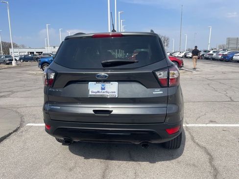 Used 2017 Ford Escape SE w/ Equipment Group 201A image 4