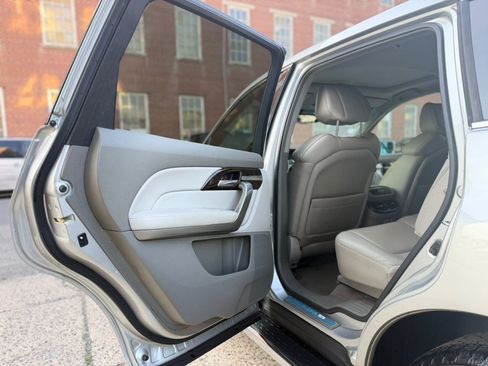 Used 2011 Acura MDX w/ Technology Package AWD/4WD image 10