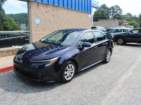 Used 2023 Toyota Corolla LE FWD image 3