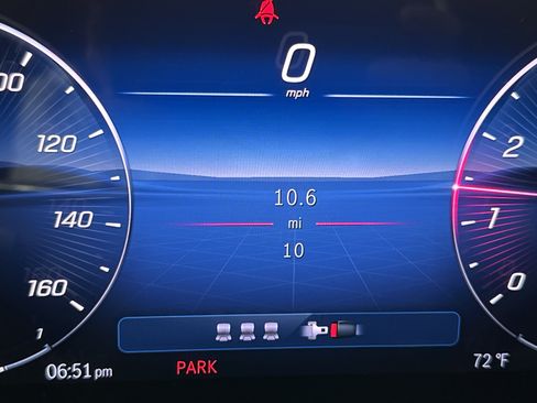 Used 2026 Mercedes-Benz GLC 300 4MATIC image 13