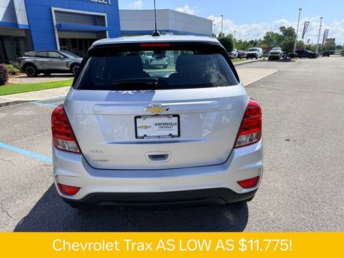 Used 2017 Chevrolet Trax LS FWD image 5
