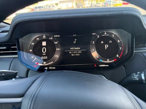 Used 2025 Land Rover Range Rover SE AWD/4WD image 19