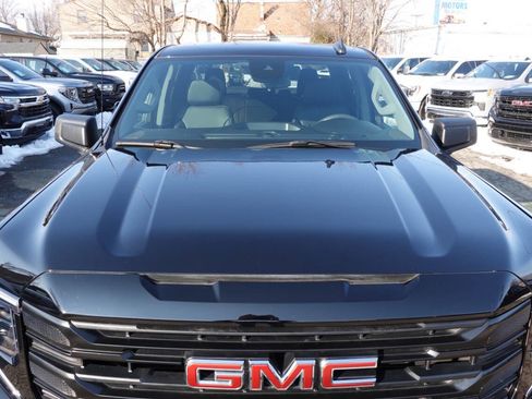 Used 2023 GMC Sierra 1500 Pro w/ Graphite Edition AWD/4WD image 7
