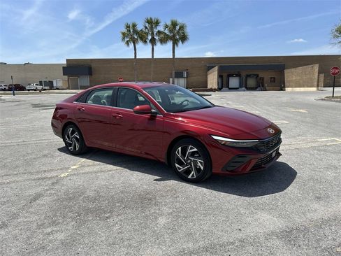 New 2025 Hyundai Elantra Limited image 2