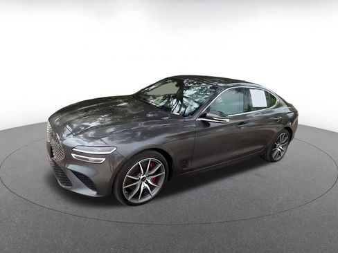 Used 2025 Genesis G70 2.5T image 8