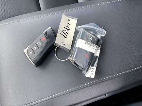 Used 2025 Lexus RX 350 Premium w/ Accessory Package AWD/4WD image 15
