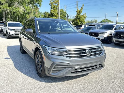 Used 2024 Volkswagen Tiguan SE FWD image 8