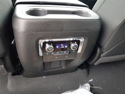 New 2026 GMC Yukon XL Elevation image 16