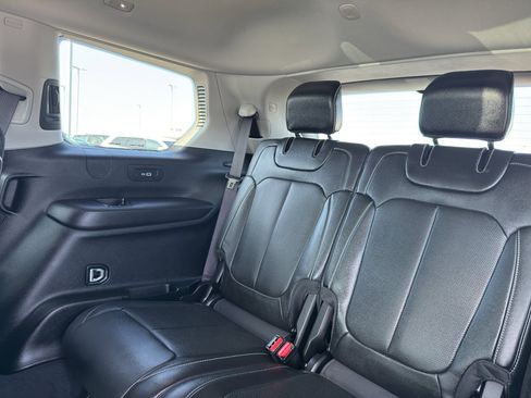 Used 2023 Jeep Grand Cherokee L Limited w/ Luxury Tech Group II image 37