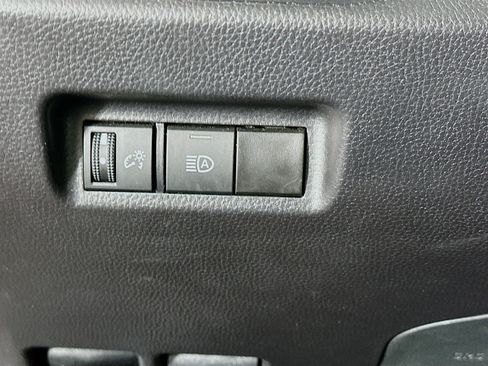 Used 2025 Toyota RAV4 XLE FWD image 17