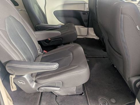 Certified 2023 Chrysler Voyager LX image 29