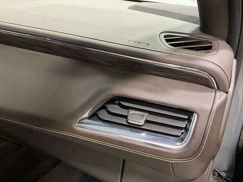 Used 2023 Chevrolet Tahoe Z71 w/ Luxury Package image 10