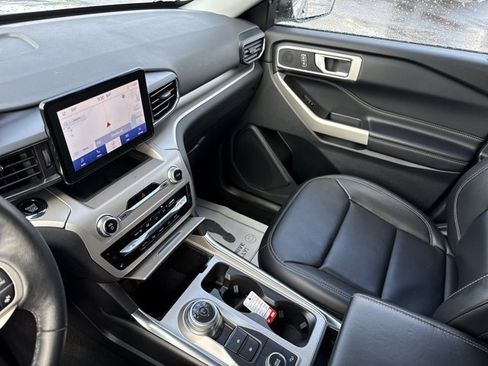 Certified 2023 Ford Explorer XLT w/ Equipment Group 202A AWD/4WD image 30