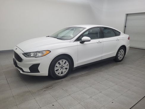 Used 2020 Ford Fusion S image 2