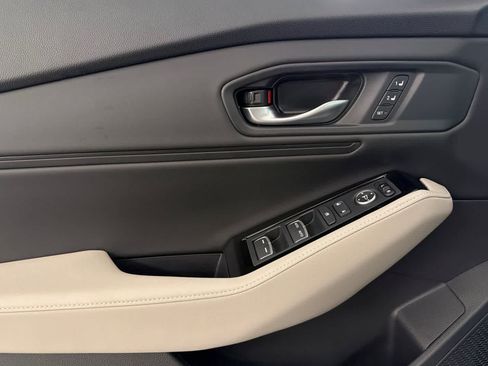 Used 2025 Honda Accord Touring image 12