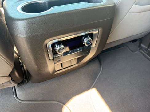 Used 2025 GMC Yukon Elevation AWD/4WD image 14