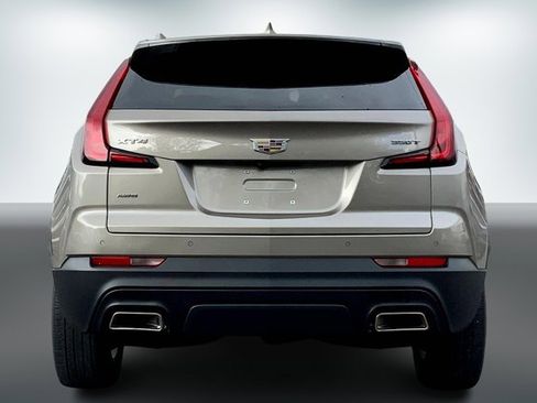 Used 2023 Cadillac XT4 Luxury w/ Cold Weather Package image 3