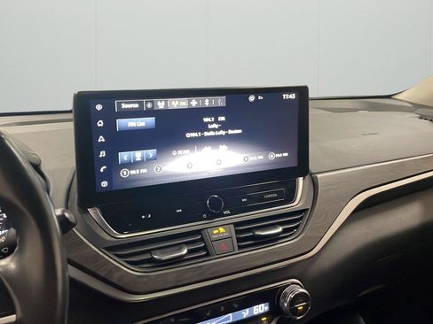 Used 2024 Nissan Altima 2.5 SL AWD/4WD image 16