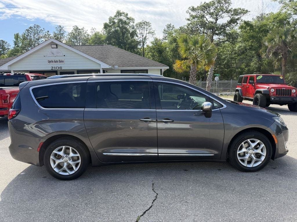 Used 2020 Chrysler Pacifica Limited FWD image 4