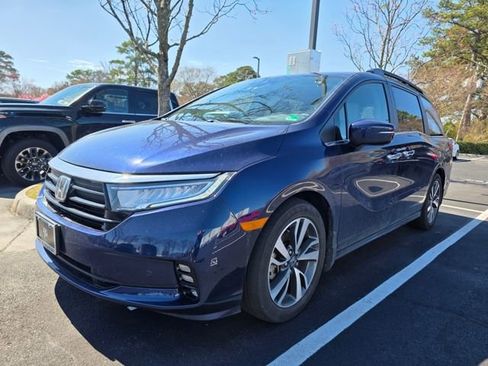 Used 2023 Honda Odyssey Touring image 1