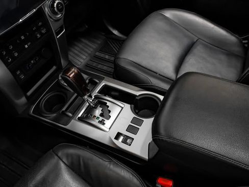 Used 2019 Toyota 4Runner Limited AWD/4WD image 27