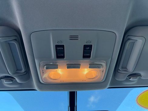 Used 2013 Toyota RAV4 Limited image 22