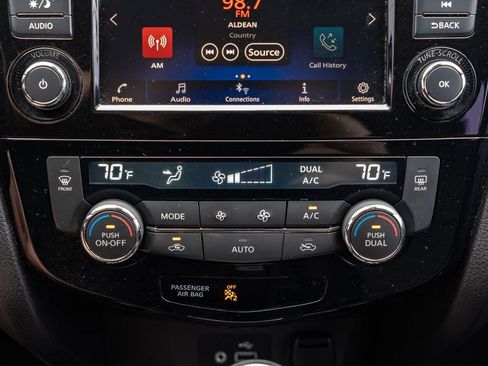 Used 2021 Nissan Rogue Sport SV FWD image 18