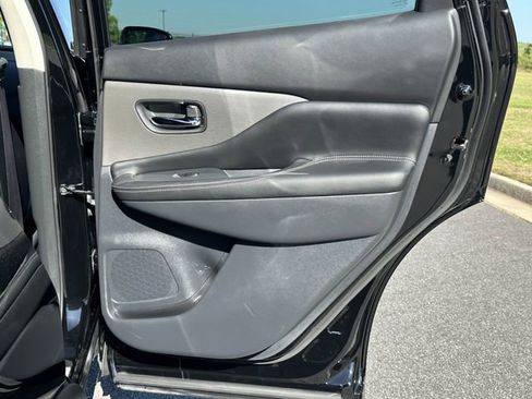Certified 2024 Nissan Murano SV w/ SV Midnight Edition Package FWD image 18