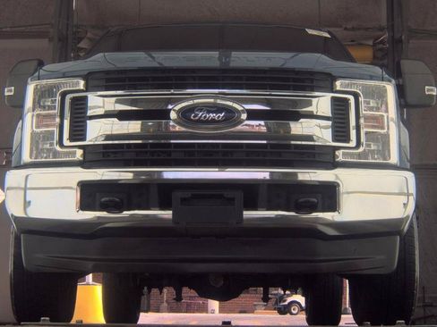 Used 2019 Ford F250 XL w/ STX Appearance Package AWD/4WD image 3