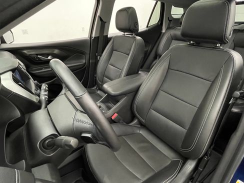 Used 2022 GMC Terrain SLT w/ Infotainment Package II AWD/4WD image 19