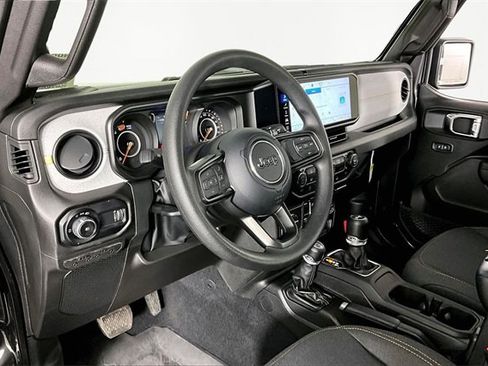 Used 2025 Jeep Wrangler Sport image 17