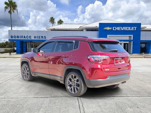 Used 2021 Jeep Compass Latitude w/ Driver Assistance Group FWD image 3