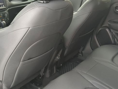 Used 2023 Jeep Renegade Limited image 25