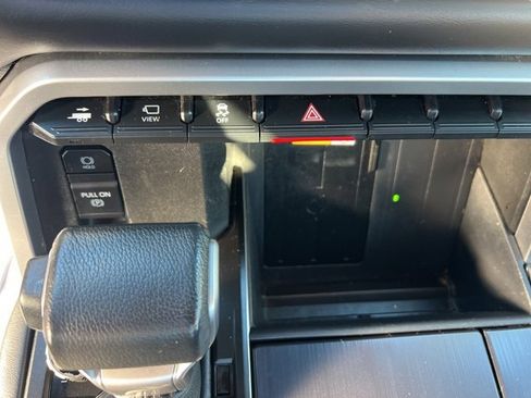 Used 2023 Toyota Tundra Platinum image 32