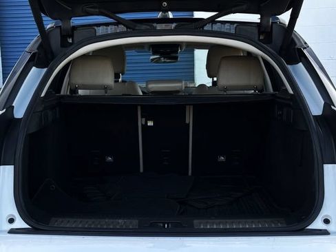 Used 2019 Land Rover Range Rover Velar S AWD/4WD image 33