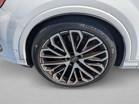 Used 2025 Audi SQ7 Prestige image 13