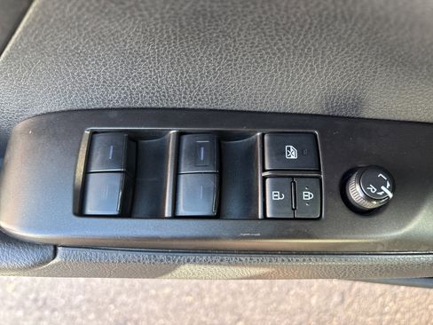 Used 2023 Toyota Camry SE FWD image 17