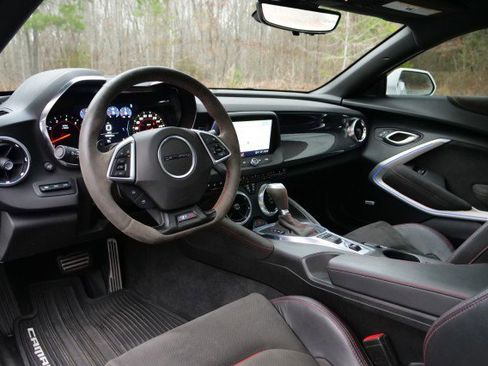 Used 2021 Chevrolet Camaro ZL1 image 2